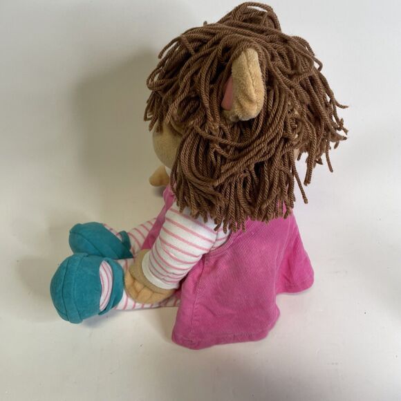 Vintage DW Arthur Doll - Picture 4 of 9